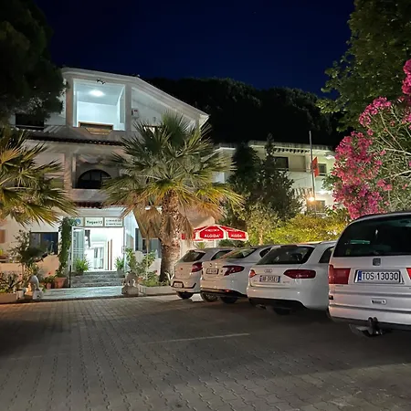 Aparthotel Vogue *